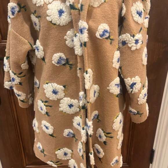 Ivy Jane Tan Floral Jacket - Picture 3 of 6